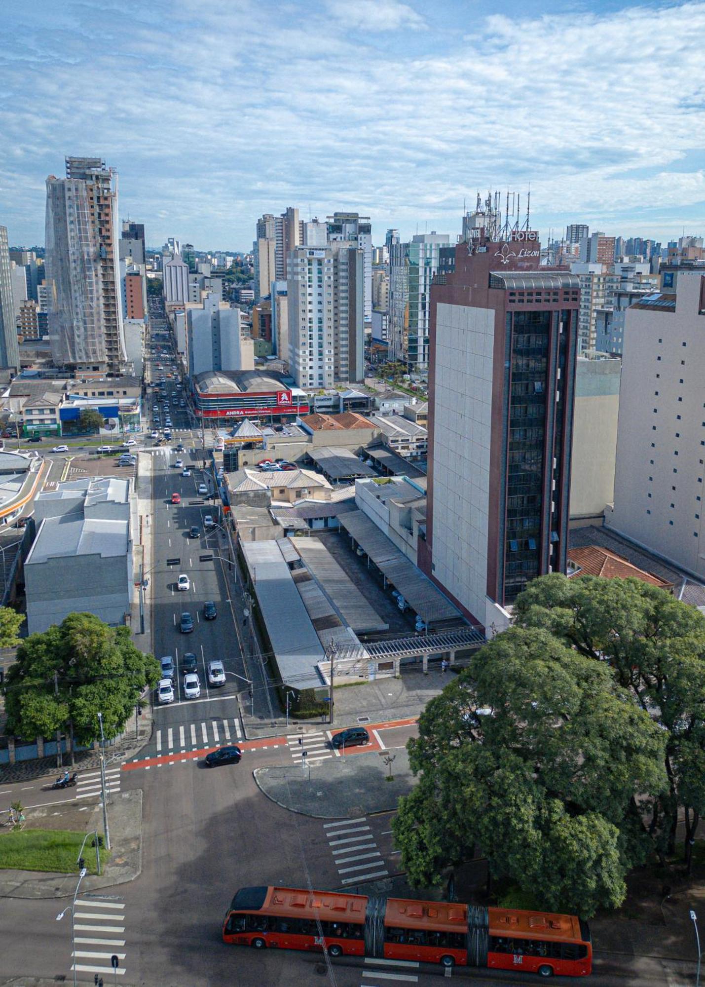 Lizon Curitiba Hotel Extérieur photo